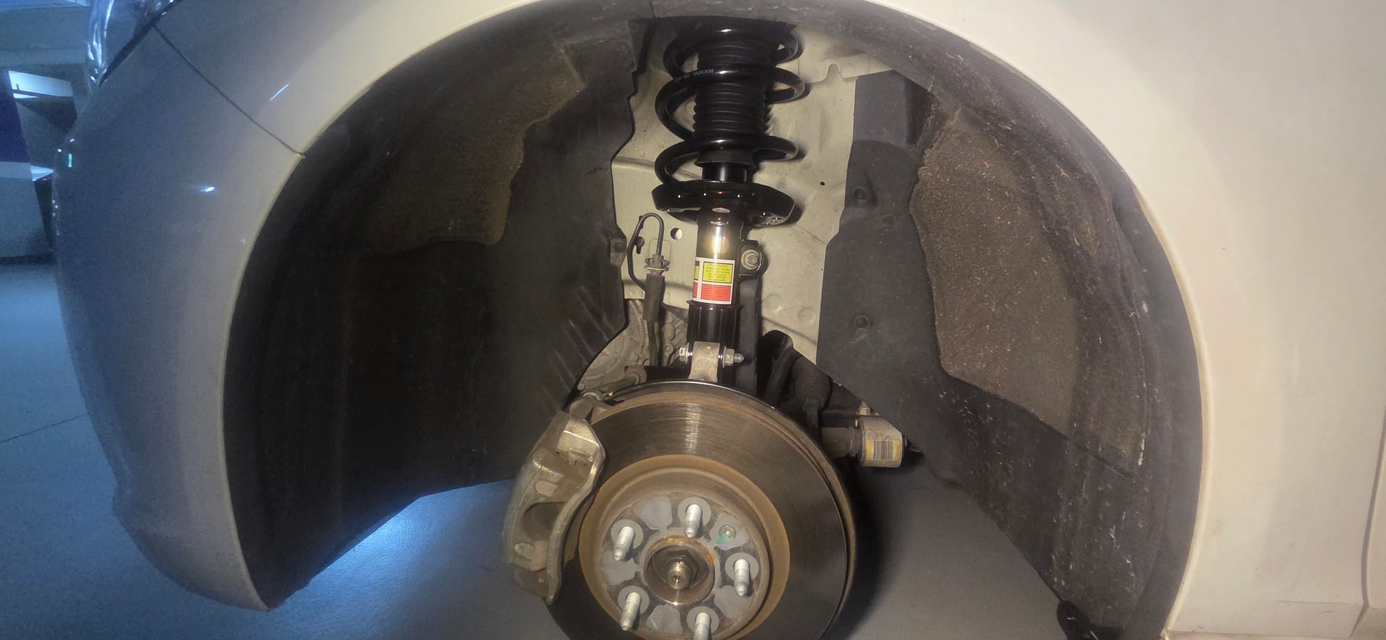 말리부 디젤 쇼크업소버 세트 교체기