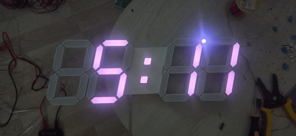 새로운 네트워크 LED 시계 DIY